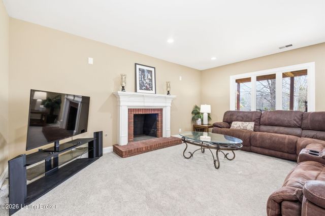 13304 Ashford Cir, Goshen, KY 40026