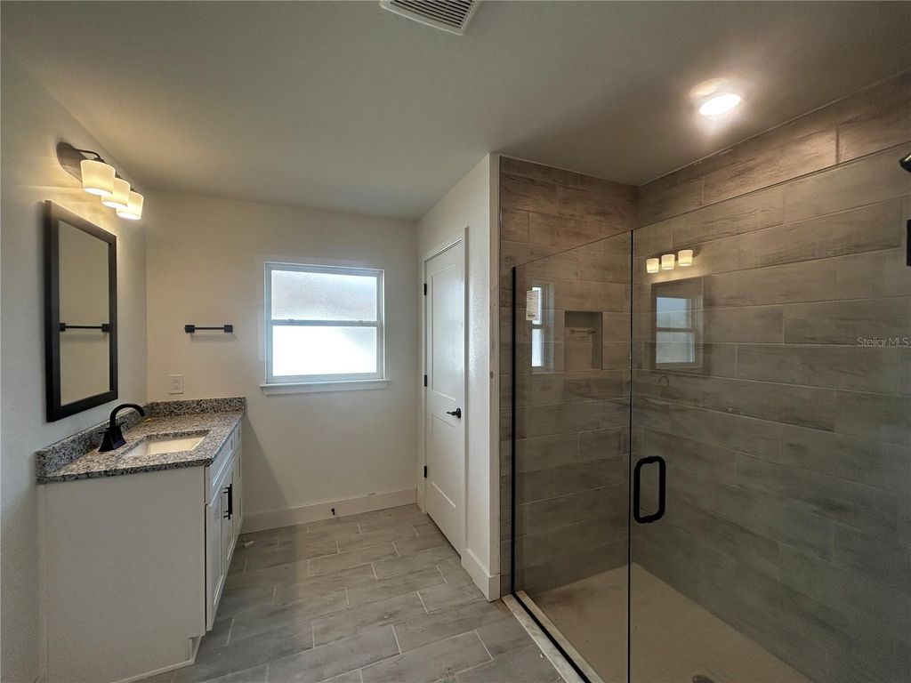 Image 9 of property listing at 498 SANTIGUAY STREET, Punta Gorda, FL 33983