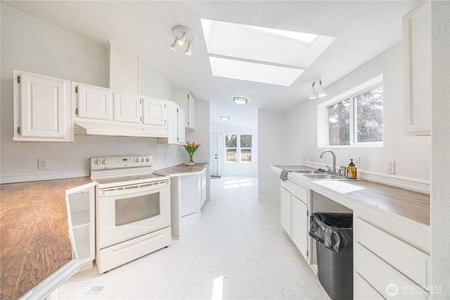 202 Home Lane, Port Angeles, WA 98362