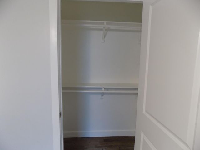 760 TIDBALL AVE, Centralia, MO 65240