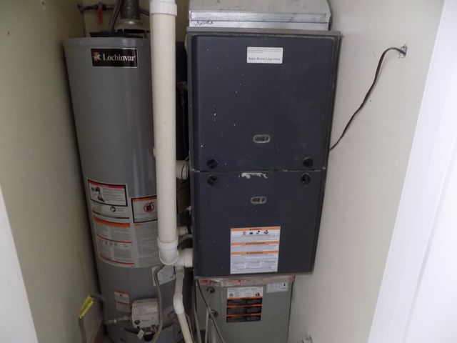 760 TIDBALL AVE, Centralia, MO 65240