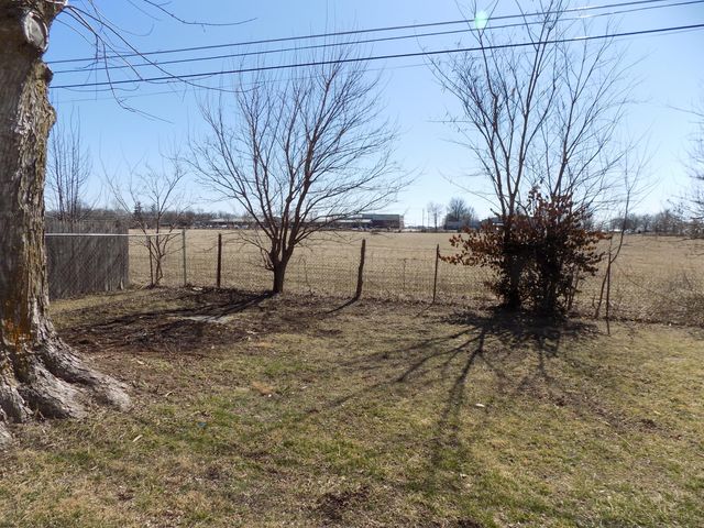 760 TIDBALL AVE, Centralia, MO 65240