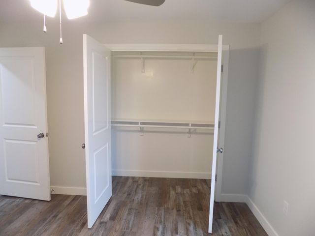 760 TIDBALL AVE, Centralia, MO 65240