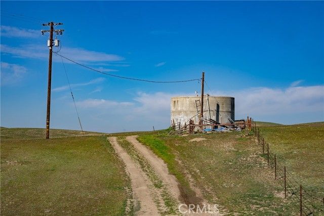 3160 Gillis Canyon Road, Shandon, CA 93461