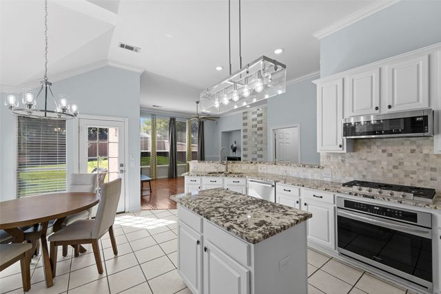 2768 Club Ridge Drive, Lewisville, TX 75067