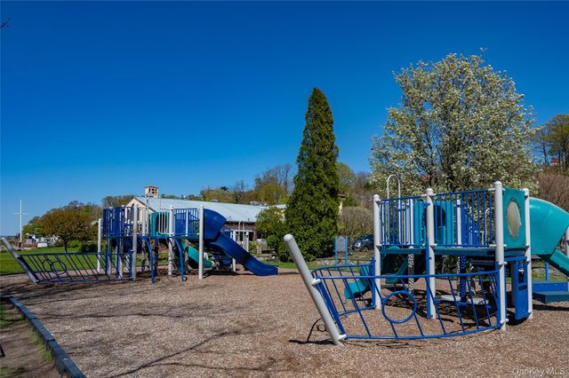 548 Warburton Avenue 2W, Hastings-on-hudson, NY 10706