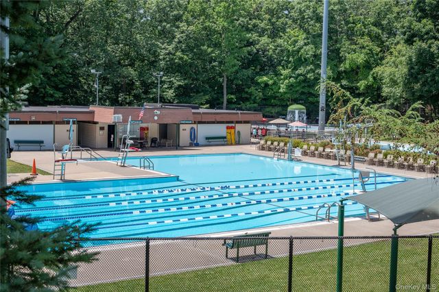 548 Warburton Avenue 2W, Hastings-on-hudson, NY 10706