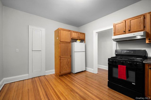 548 Warburton Avenue 2W, Hastings-on-hudson, NY 10706