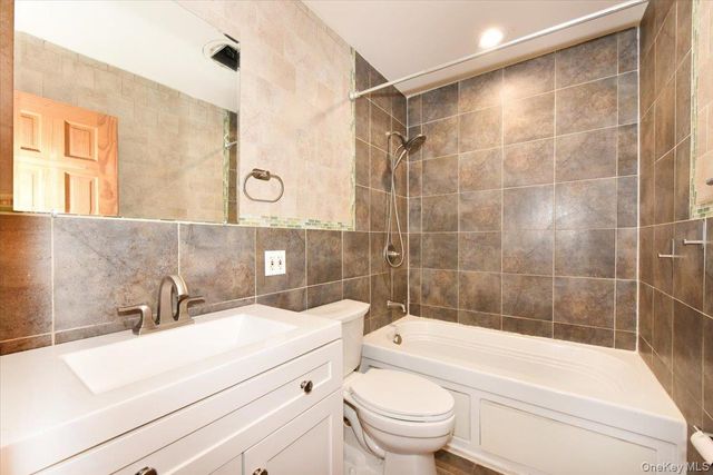 257 Maple Street, Massapequa Park, NY 11762