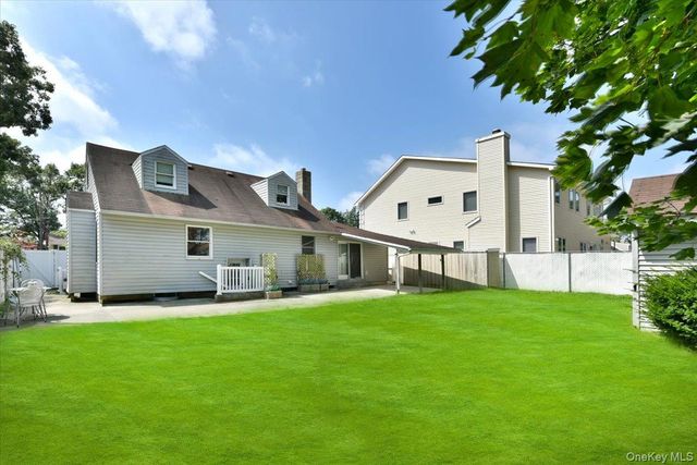 257 Maple Street, Massapequa Park, NY 11762