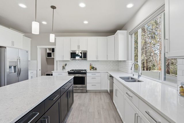 9111 N Rosebury Ln, Spokane, WA 99208