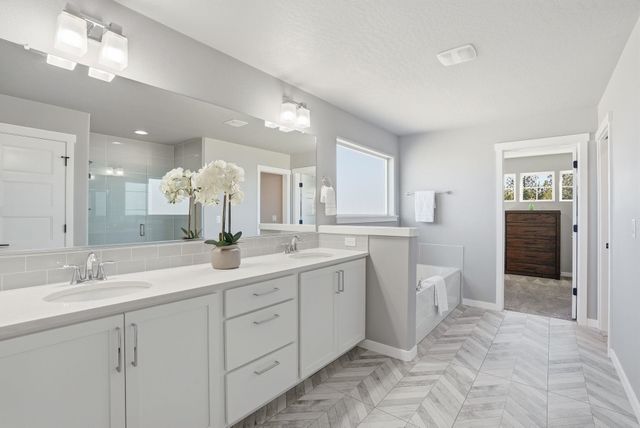 9111 N Rosebury Ln, Spokane, WA 99208