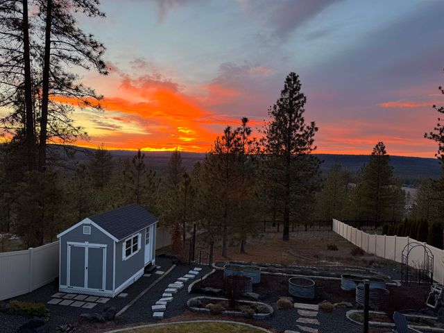 9111 N Rosebury Ln, Spokane, WA 99208