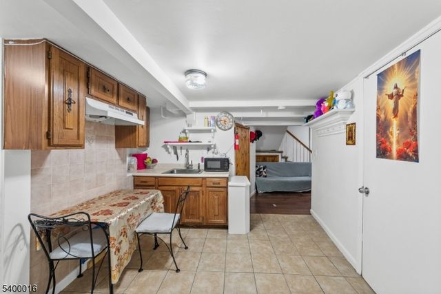 11 Hazel St 1-2, Morristown Town, NJ 07960