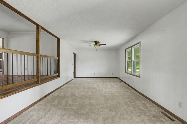 781 Blue Creek Rd, Tullahoma, TN 37388