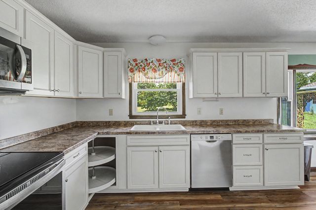 781 Blue Creek Rd, Tullahoma, TN 37388
