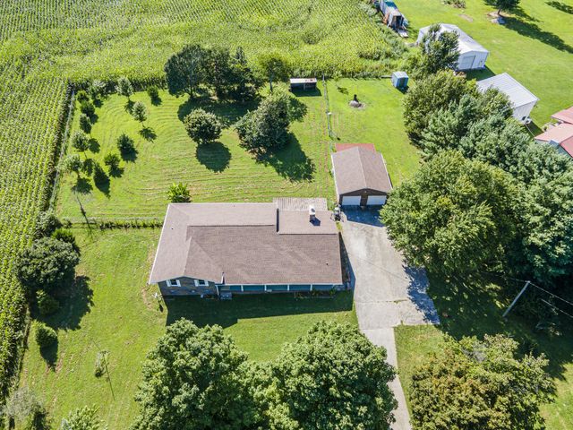 781 Blue Creek Rd, Tullahoma, TN 37388