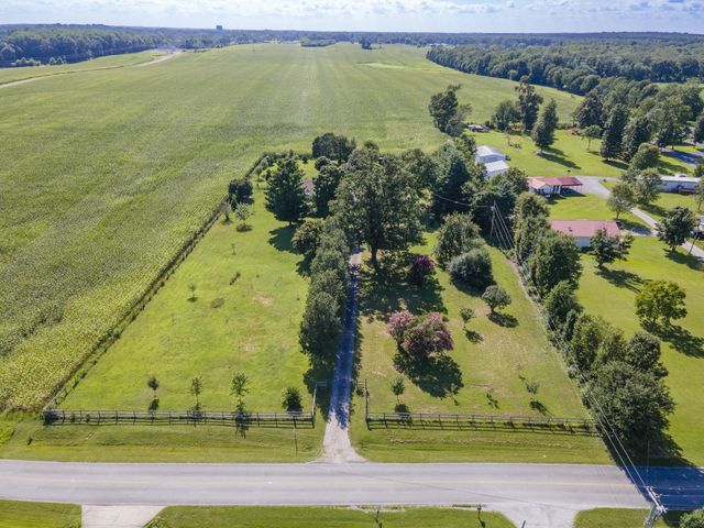 781 Blue Creek Rd, Tullahoma, TN 37388