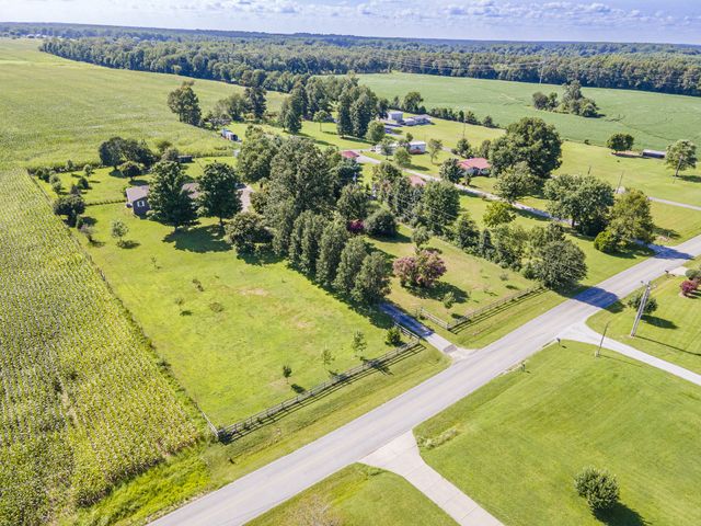 781 Blue Creek Rd, Tullahoma, TN 37388