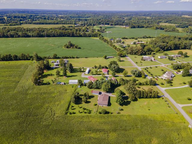 781 Blue Creek Rd, Tullahoma, TN 37388