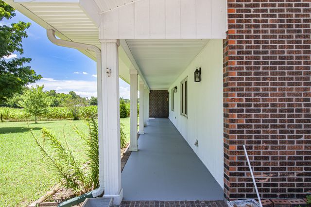 781 Blue Creek Rd, Tullahoma, TN 37388