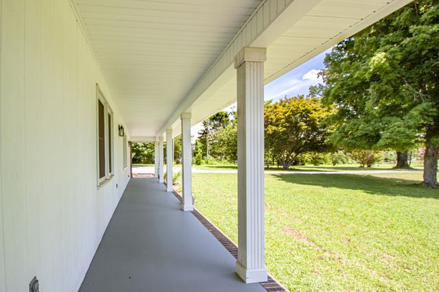781 Blue Creek Rd, Tullahoma, TN 37388