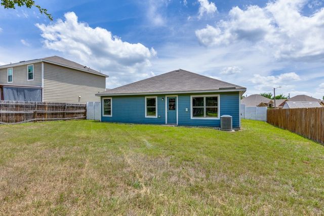 1305 Eagle Lake Drive, Azle, TX 76020