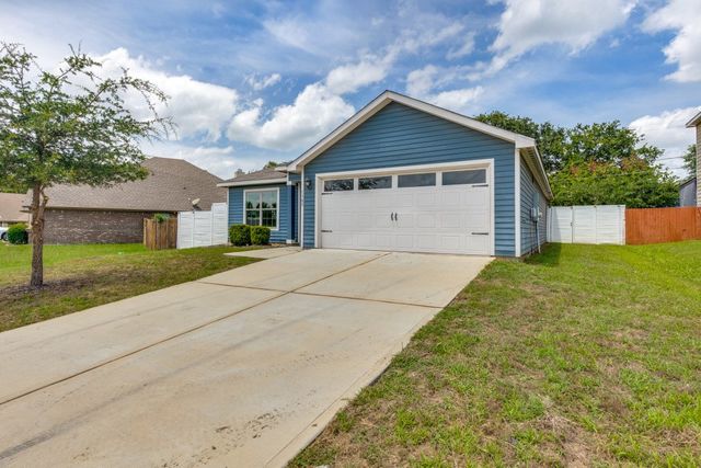 1305 Eagle Lake Drive, Azle, TX 76020