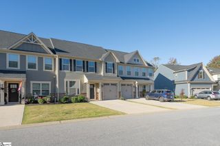 39 Moss Hollow Way, Simpsonville, SC 29681