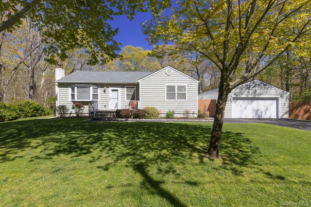 17 Biltmore Drive, Mastic Beach, NY 11951