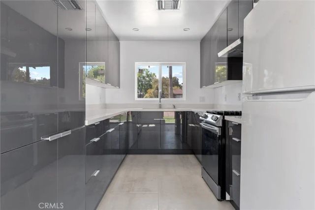 22723 Leonora Drive, Woodland Hills, CA 91367