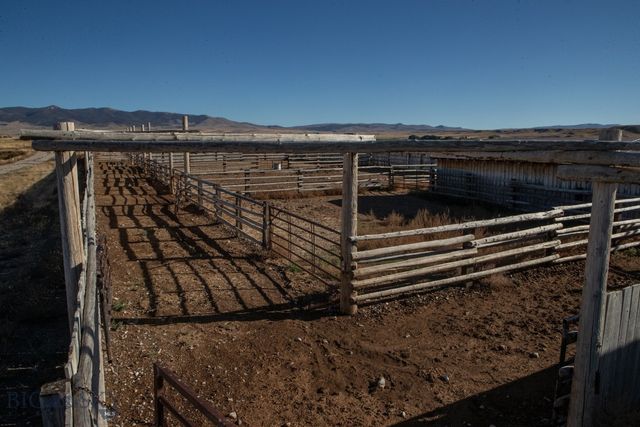 1891 Spring Creek Road, Dillon, MT 59725