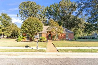 914 WAIF WOODS LN, Memphis, TN 38018