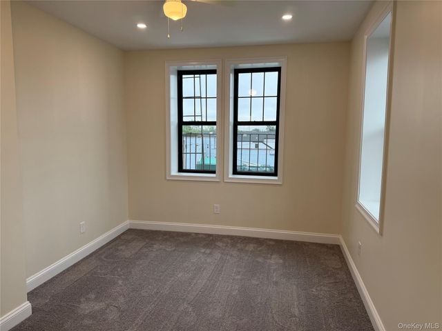 162 2nd Street 4, Mineola, NY 11501