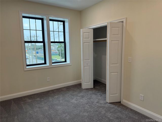 162 2nd Street 4, Mineola, NY 11501