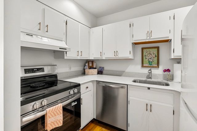 21 Hancock St 3, Boston, MA 02114