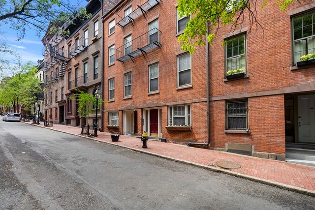 21 Hancock St 3, Boston, MA 02114