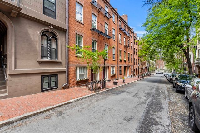21 Hancock St 3, Boston, MA 02114