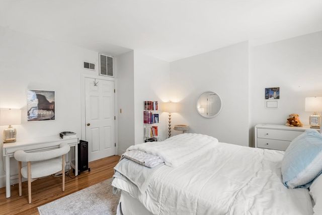 21 Hancock St 3, Boston, MA 02114