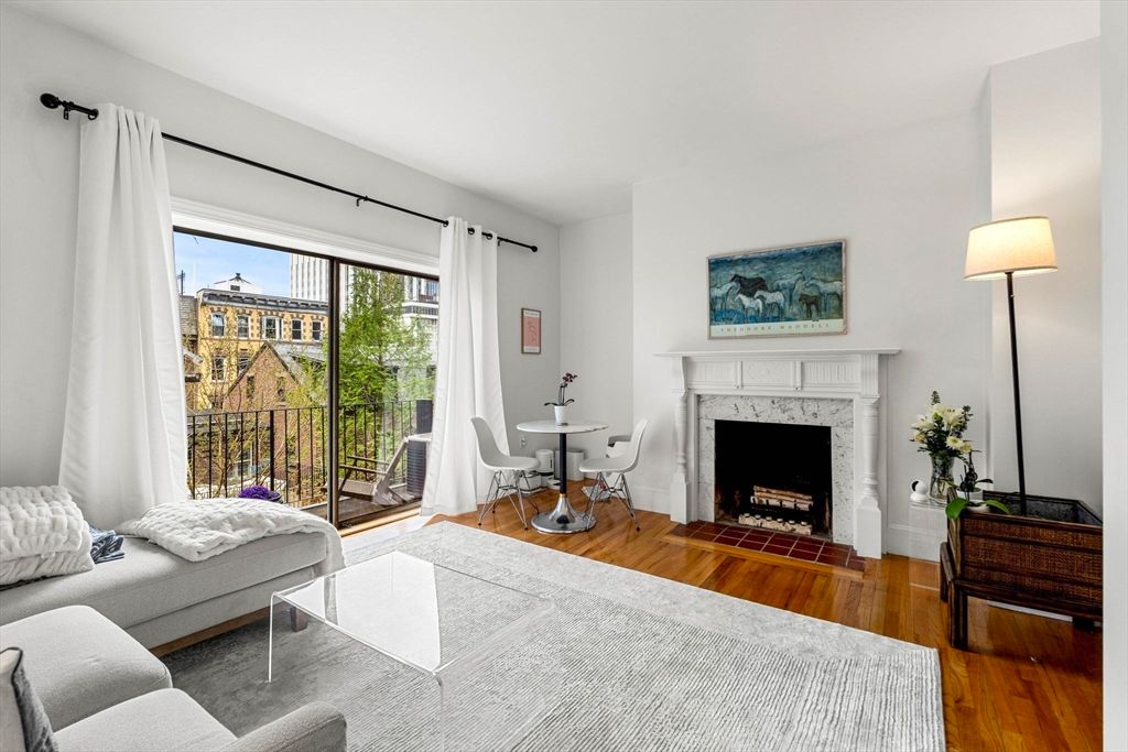 21 Hancock St 3, Boston, MA 02114