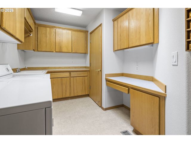 12595 Sw COLT Ct, Beaverton, OR 97008