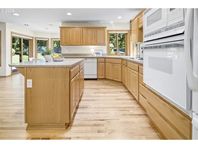 12595 Sw COLT Ct, Beaverton, OR 97008