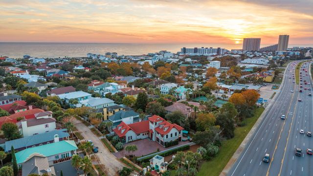 40 Rue Caribe, Miramar Beach, FL 32550