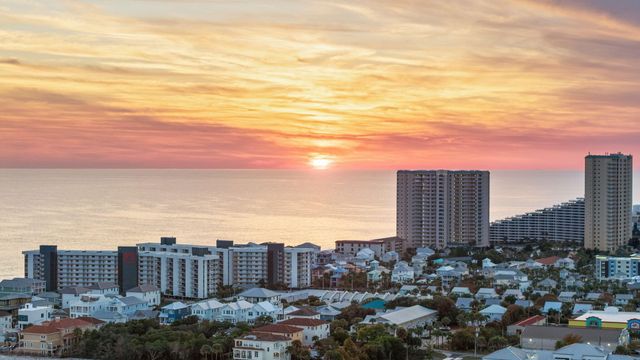 40 Rue Caribe, Miramar Beach, FL 32550