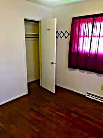 26424 Beverly Road, Taylor, MI 48180