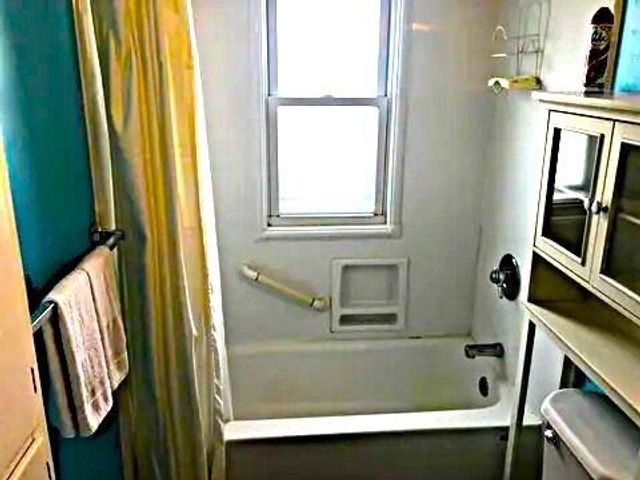 26424 Beverly Road, Taylor, MI 48180