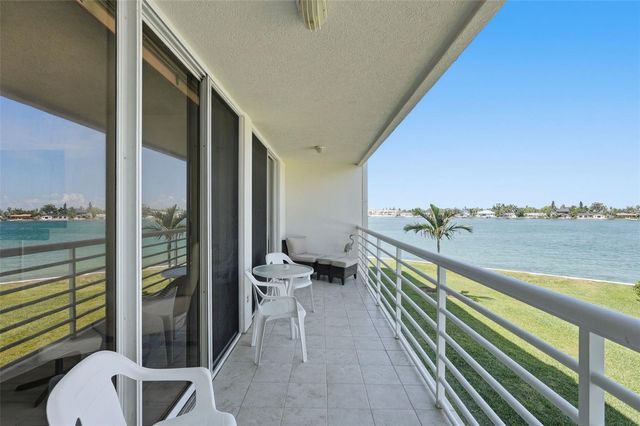 6081 BAHIA DEL MAR CIRCLE 251, St Petersburg, FL 33715