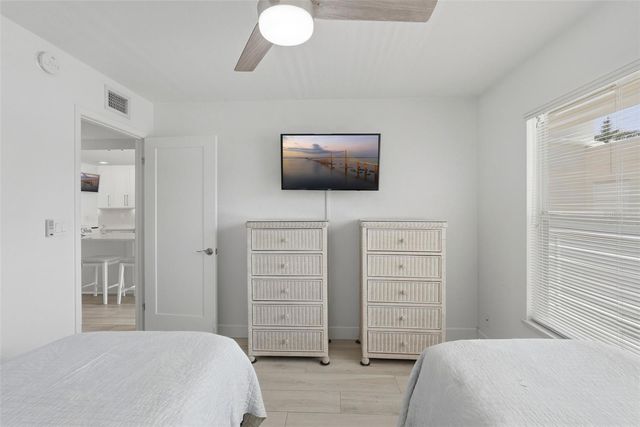 6081 BAHIA DEL MAR CIRCLE 251, St Petersburg, FL 33715