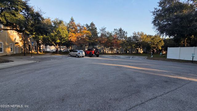 9400 UNDERWING Way 9, Jacksonville, FL 32257