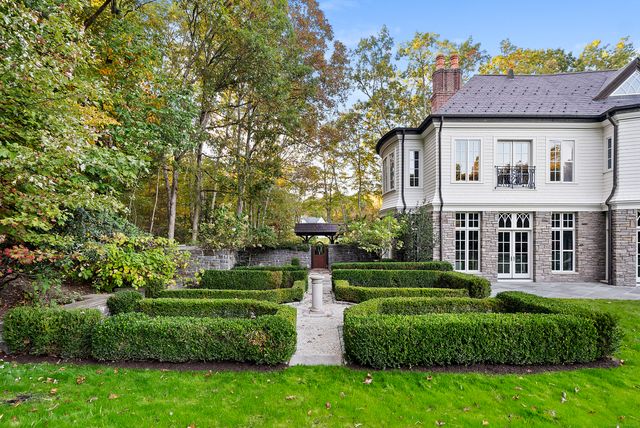 119 Proprietors Crossing, New Canaan, CT 06840